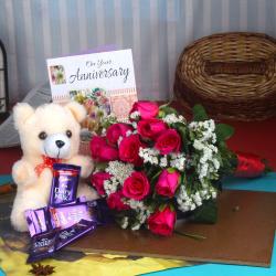 Send Cute Anniversary Hamper To Kolkata