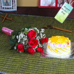 Mothers Day Gifts to Jaipur - Six Red Roses Bouquet with Pineapple Cake For Mom