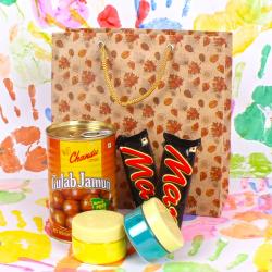 Holi Gift Hampers - Gulab jamun with Mars chocolates and Herbal scented holi colors