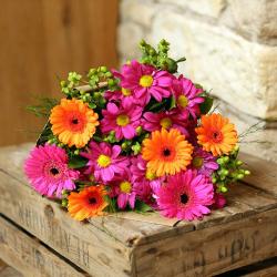 Send Daises and Gerbera Bouquet To Mangalore