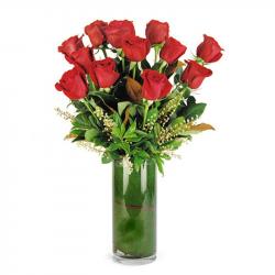 Valentine Flowers - Vase Arrangement of Dozen Red Roses For Valentine