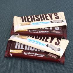 Send Anniversary Gift Hersheys Chocolate Bars To Ludhiana