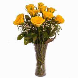 Good Luck Flowers - Trand Setting Vase of Ten Yellow Roses
