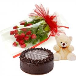 Valentines Eggless Cakes - Valentine Surprise Combo