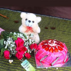 Mothers Day Gifts to Chennai - Strawberry Cake and Teddy Bear with Fresh Roses For Mom