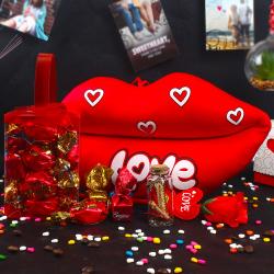 Valentines Gifts Special Ones - Lip Lock Choco Love Gift