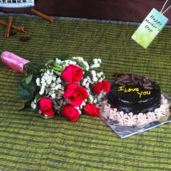 Mothers Day Gifts to Chandigarh - Lovely Red Roses Bouquet with Chocolate Cake on Mothers Day